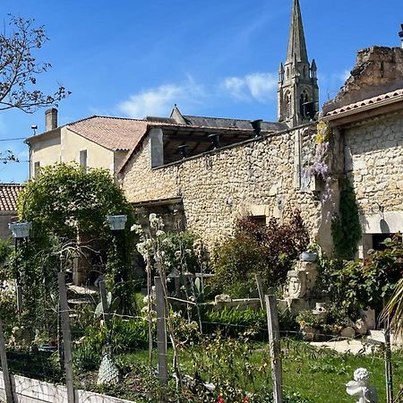 La Maison Blanche A Saint-Yzans-De-Medoc Bed & Breakfast Exterior photo